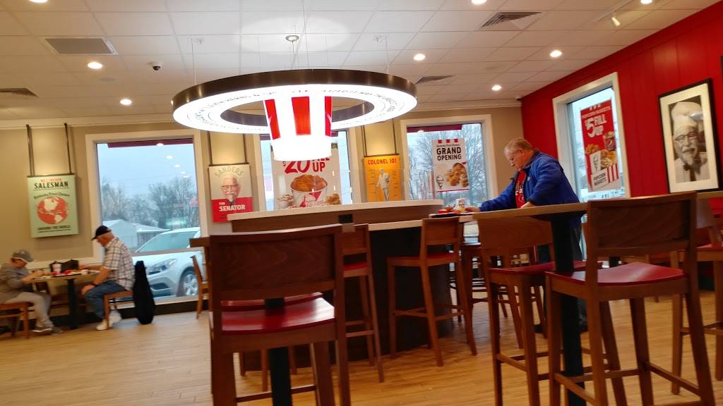 KFC | restaurant | 5501 IN-62, Jeffersonville, IN 47130, USA | 8122822320 OR +1 812-282-2320