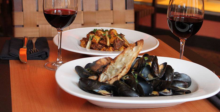 Circle Bistro | restaurant | 1 Washington Cir NW, Washington, DC 20037, USA | 2022935390 OR +1 202-293-5390