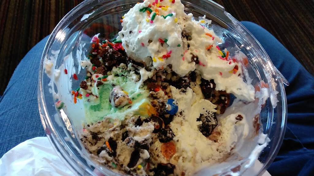 Lilly Caterers | restaurant | 305 Windsor Ave, Windsor, CT 06095, USA | 8602418132 OR +1 860-241-8132