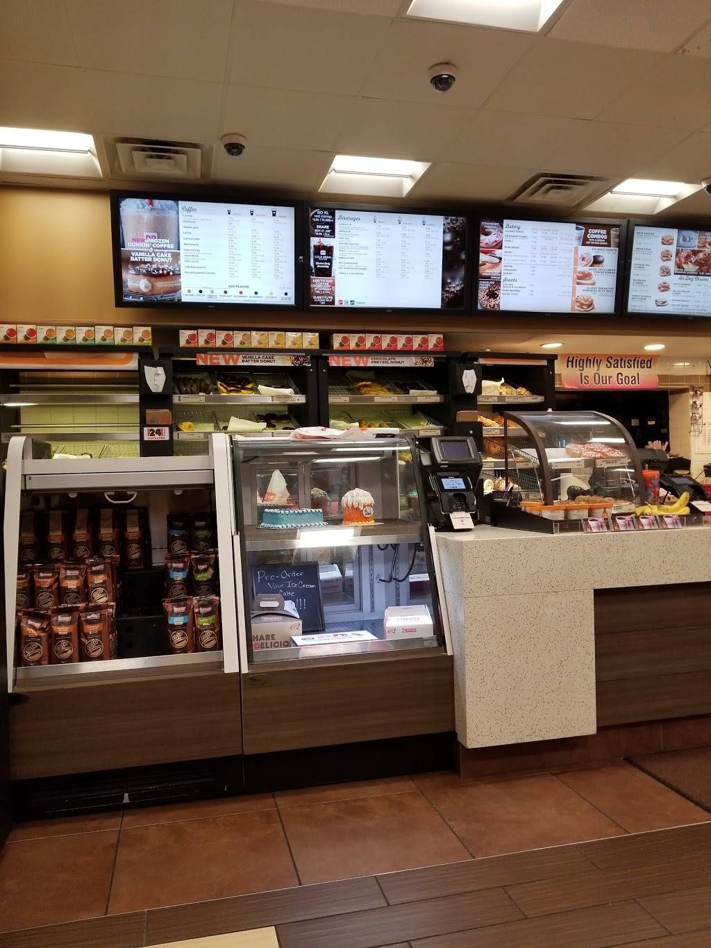 Dunkin Donuts | cafe | 1990 Skokie Valley Rd, Highland Park, IL 60035, USA | 8474329177 OR +1 847-432-9177
