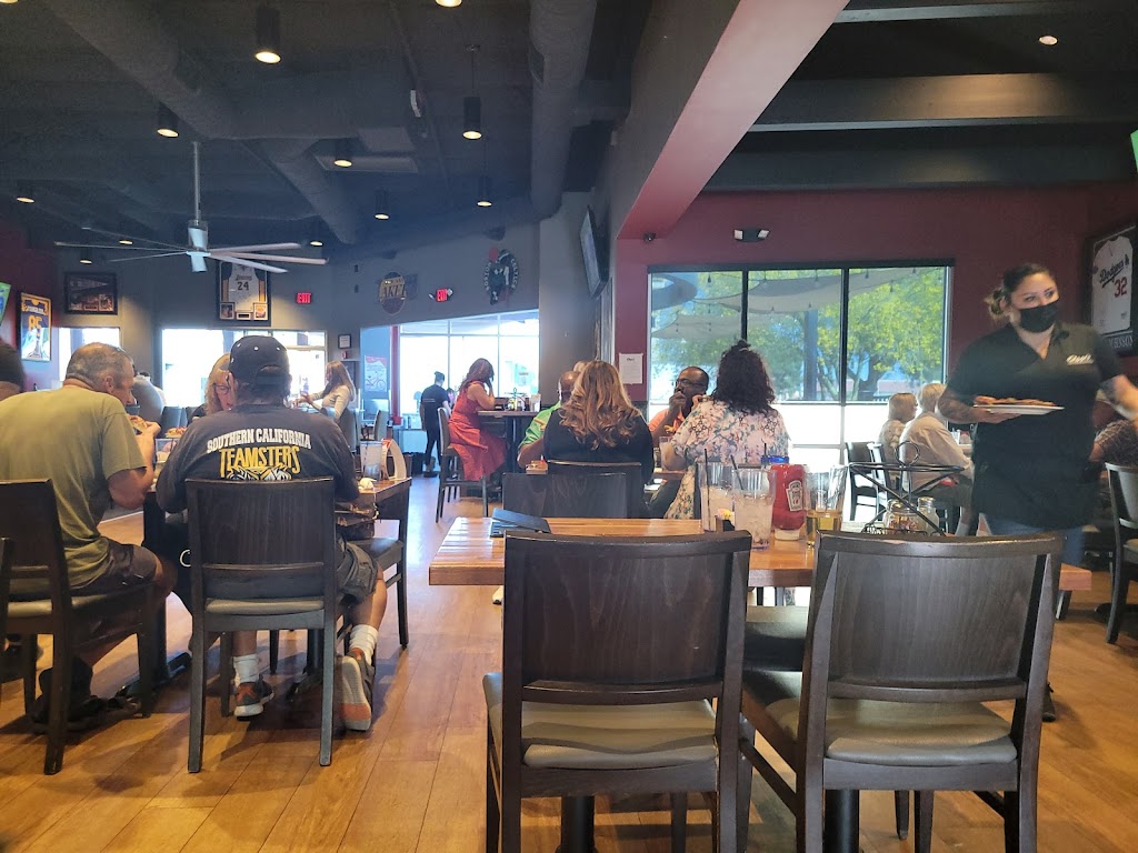 Oggis Sports Brewhouse Pizza | restaurant | 2854 Lenwood Rd, Barstow, CA 92311, USA | 7602532001 OR +1 760-253-2001