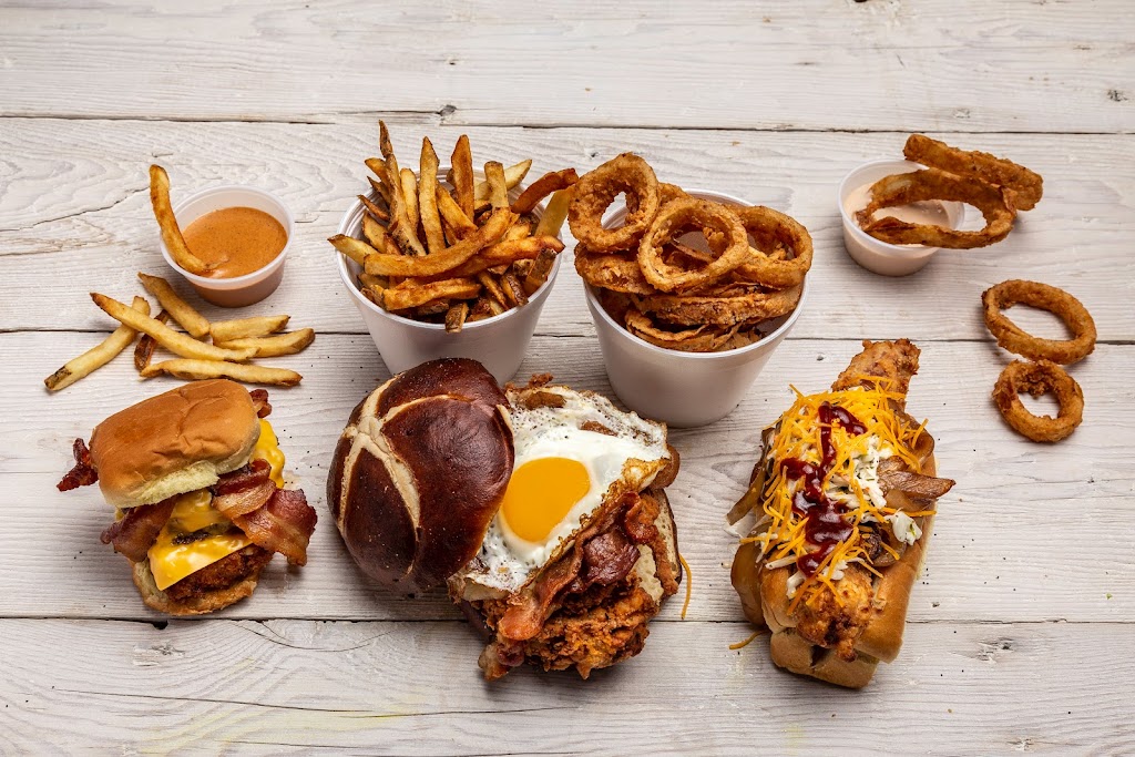 Devil Dawgs Belmont | restaurant | 937 W Belmont Ave, Chicago, IL 60657, USA | 7738832000 OR +1 773-883-2000