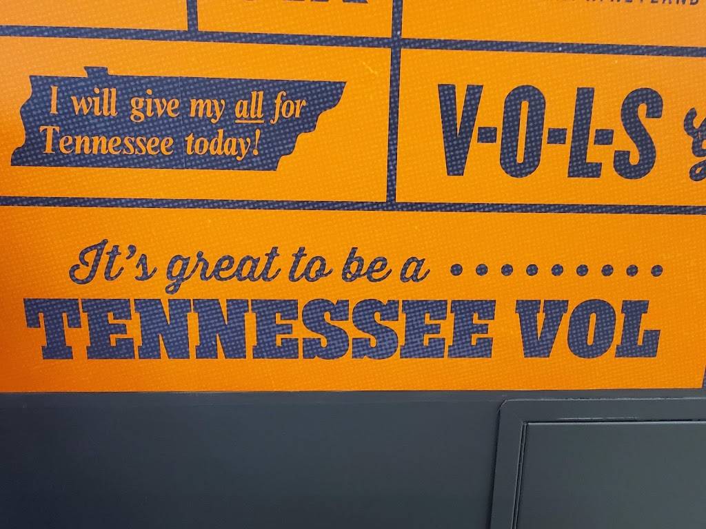 Panda Express | restaurant | 989 Phillip Fulmer Way, Knoxville, TN 37916, USA | 8659748957 OR +1 865-974-8957