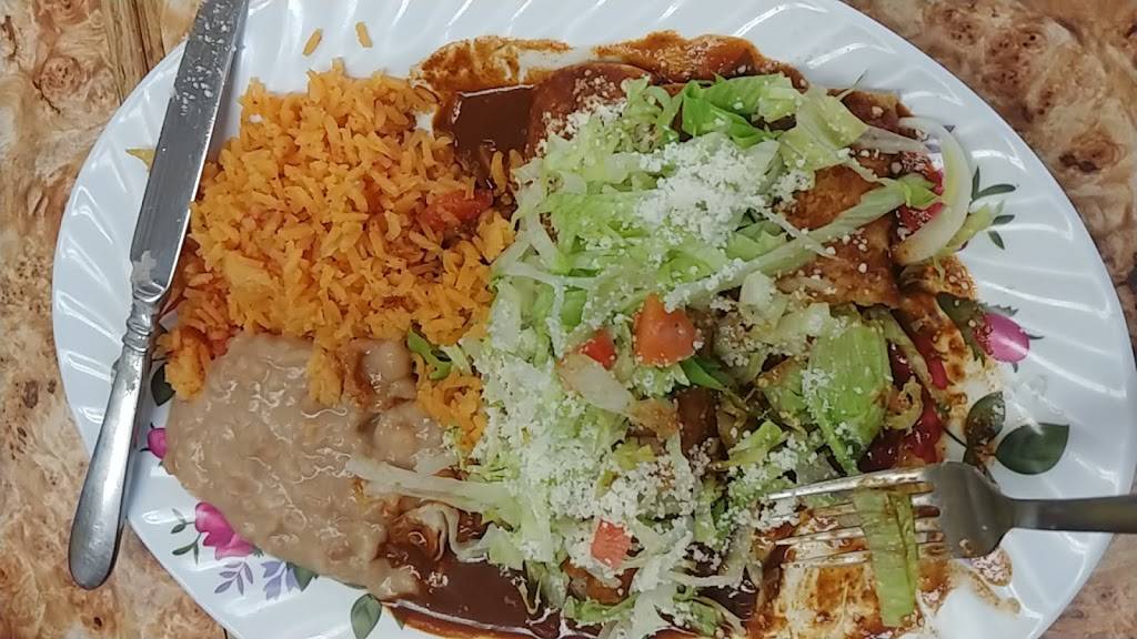 adrianas restaurante & fresh market | restaurant | 1020 Washington St, Waukegan, IL 60085, USA | 8477859713 OR +1 847-785-9713