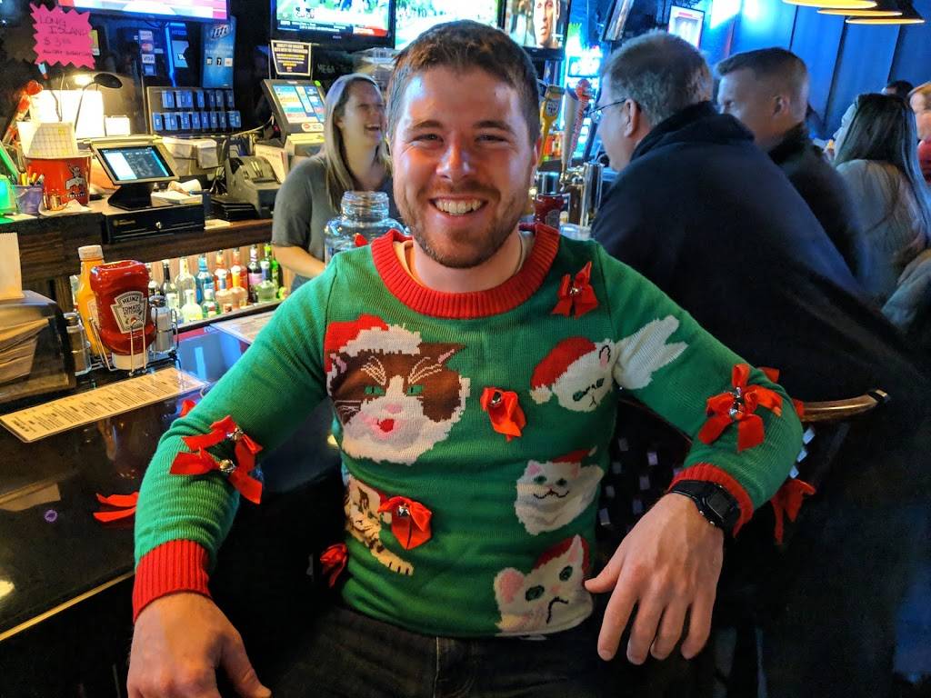 Inn Cahoots Bar | restaurant | 7525 Broadview Rd, Seven Hills, OH 44131, USA | 4408826669 OR +1 440-882-6669