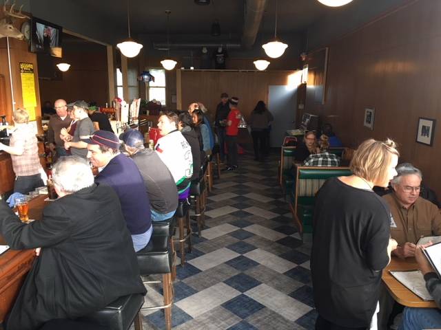 Bulls Horn Food and Drink | restaurant | 4563 S 34th Ave, Minneapolis, MN 55406, USA | 6122081378 OR +1 612-208-1378