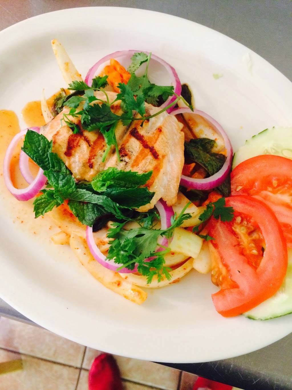 Cilantro Thai & Vietnamese Cuisine | restaurant | 383 Main St, Woburn, MA 01801, USA | 7819339888 OR +1 781-933-9888