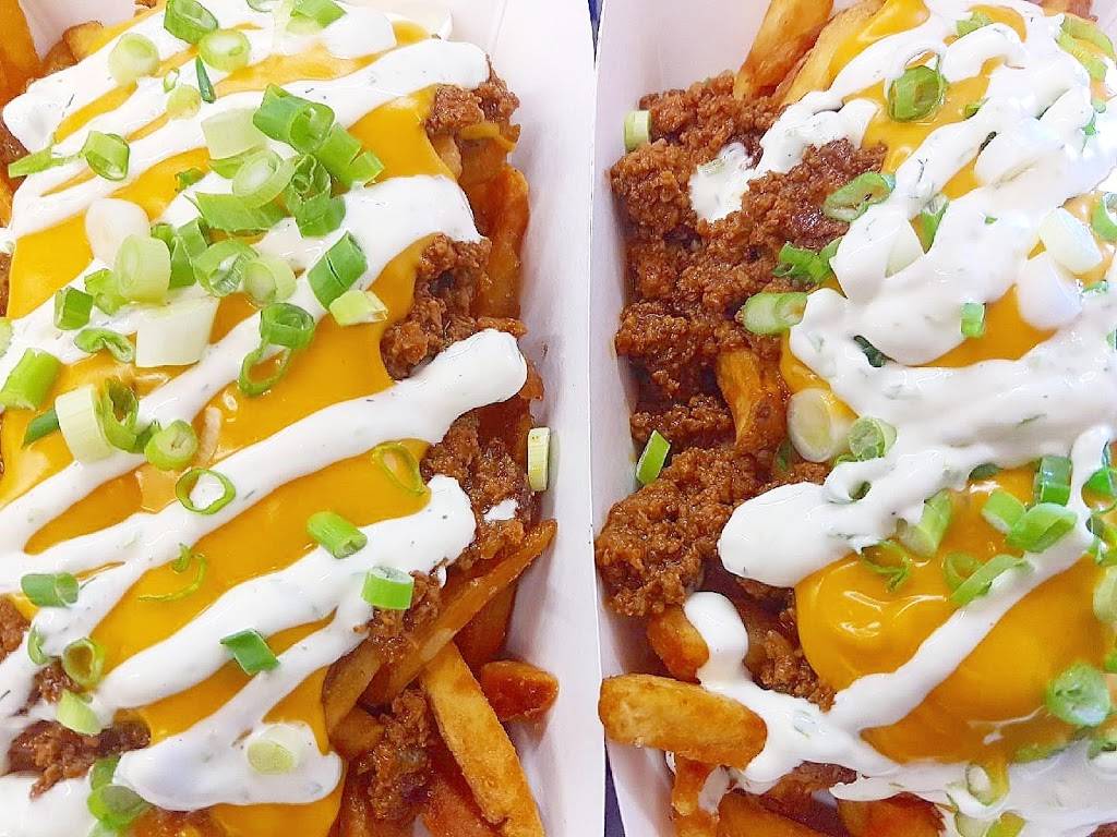 Burger Royale | restaurant | 2921 ON-11, Oro Station, ON L0L 2E0, Canada | 7054876978 OR +1 705-487-6978