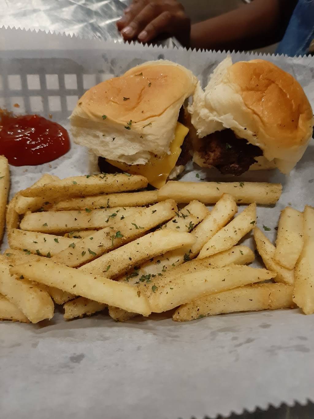 Main Course Brandon | restaurant | 1608 FL-60, Valrico, FL 33594, USA | 8136840118 OR +1 813-684-0118