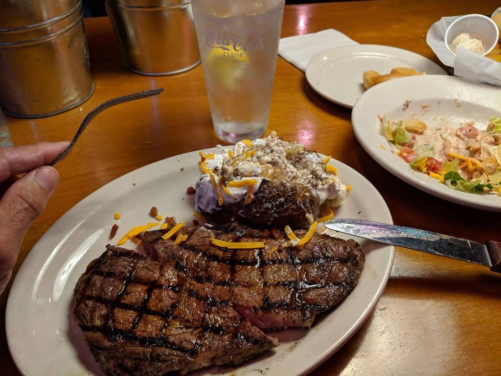 Texas Roadhouse | restaurant | 2317 Lincoln Hwy E, Lancaster, PA 17602, USA | 7173946161 OR +1 717-394-6161