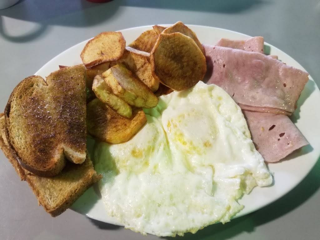 Junnios Italian Restaurant | restaurant | 40 Bradwick Dr, Concord, ON L4K 3N7, Canada | 9056696089 OR +1 905-669-6089