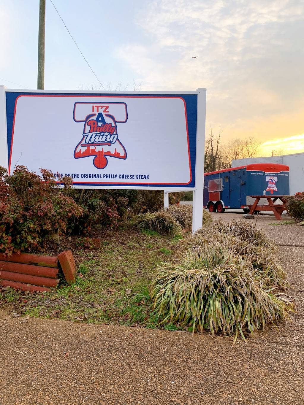 ItZ A Philly Thing | restaurant | 7609 Hwy 70 S, Nashville, TN 37221, USA | 2155863657 OR +1 215-586-3657