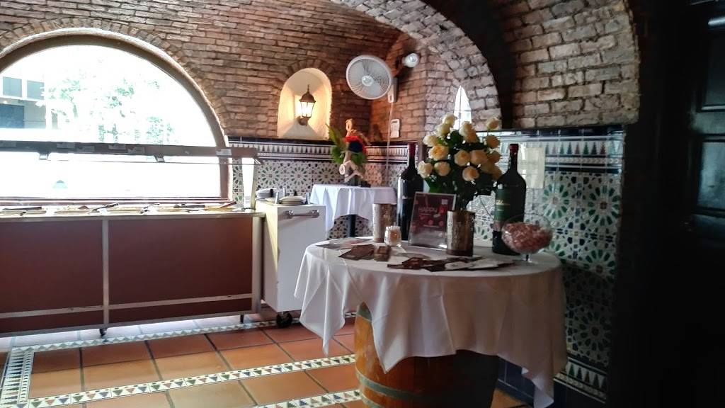 Pizza Hut | meal delivery | 3830 SW 8th St, Miami, FL 33134, USA | 3054428900 OR +1 305-442-8900