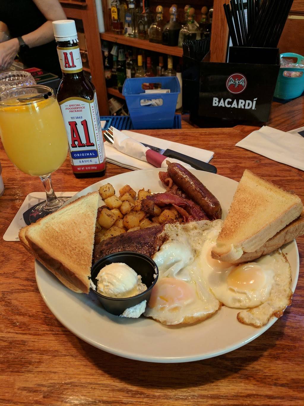 The Water Street Tavern | restaurant | 102 Water St, Baltimore, MD 21202, USA | 4106059495 OR +1 410-605-9495