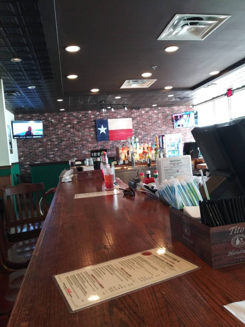 Snuffers Restaurant & Bar | restaurant | 4901 W Park Blvd Suite 521, Plano, TX 75093, USA | 9723720782 OR +1 972-372-0782