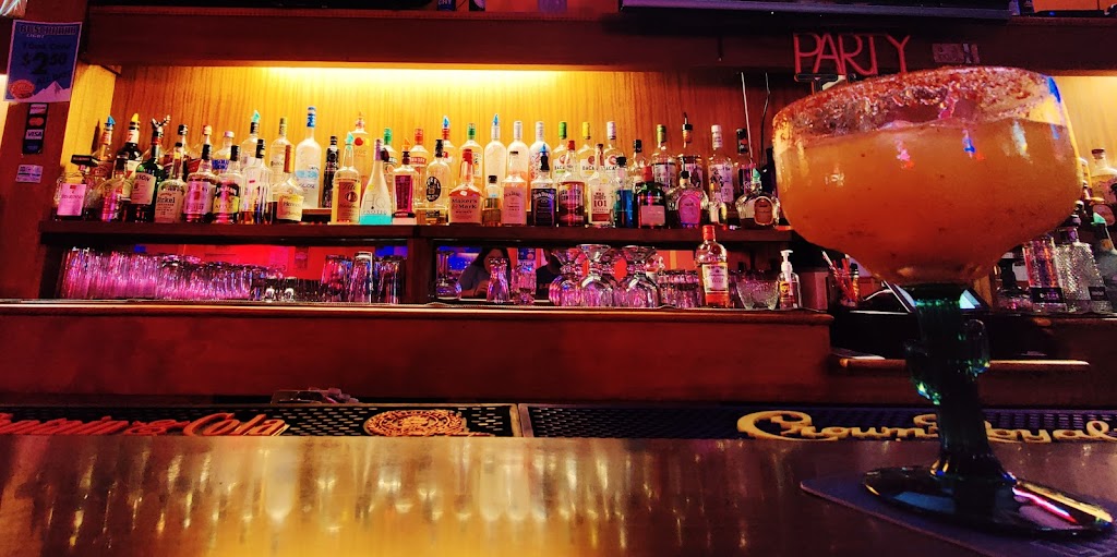 Fajitas Bar & Grill | restaurant | 114 N Wind St, Flandreau, SD 57028, USA | 6059975223 OR +1 605-997-5223