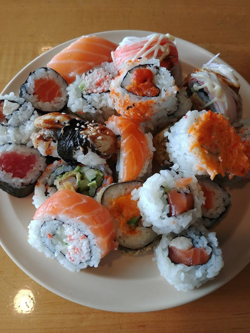 Hinode Restaurant | restaurant | 134 Congressional Ln, Rockville, MD 20852, USA | 3018162190 OR +1 301-816-2190