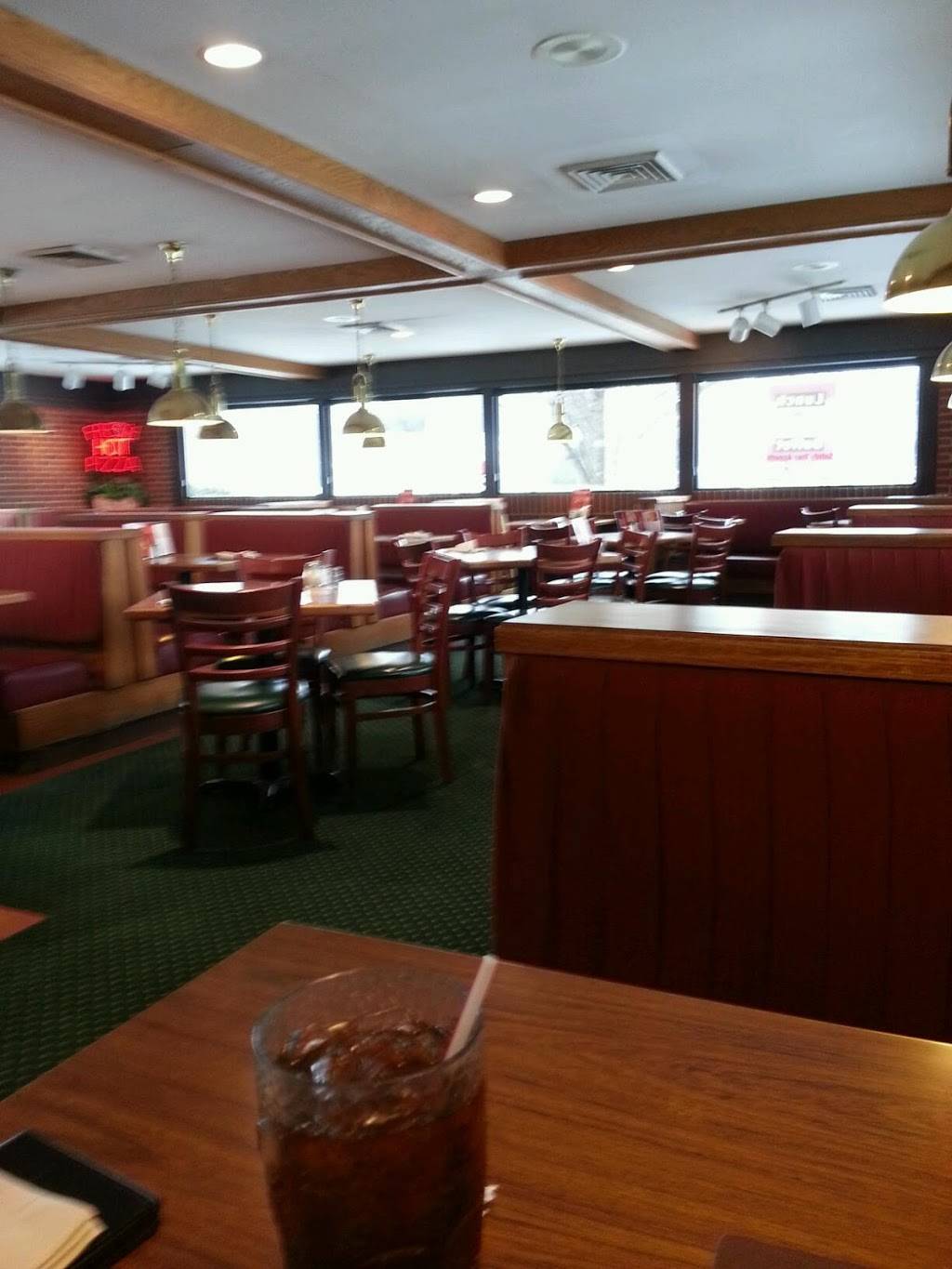 Pizza Hut | meal takeaway | 207 Northside Dr, Bennington, VT 05201, USA | 8024477980 OR +1 802-447-7980