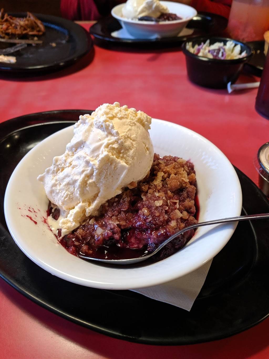 Hole in the Wall BBQ | restaurant | 3200 W 11th Ave, Eugene, OR 97402, USA | 5416837378 OR +1 541-683-7378