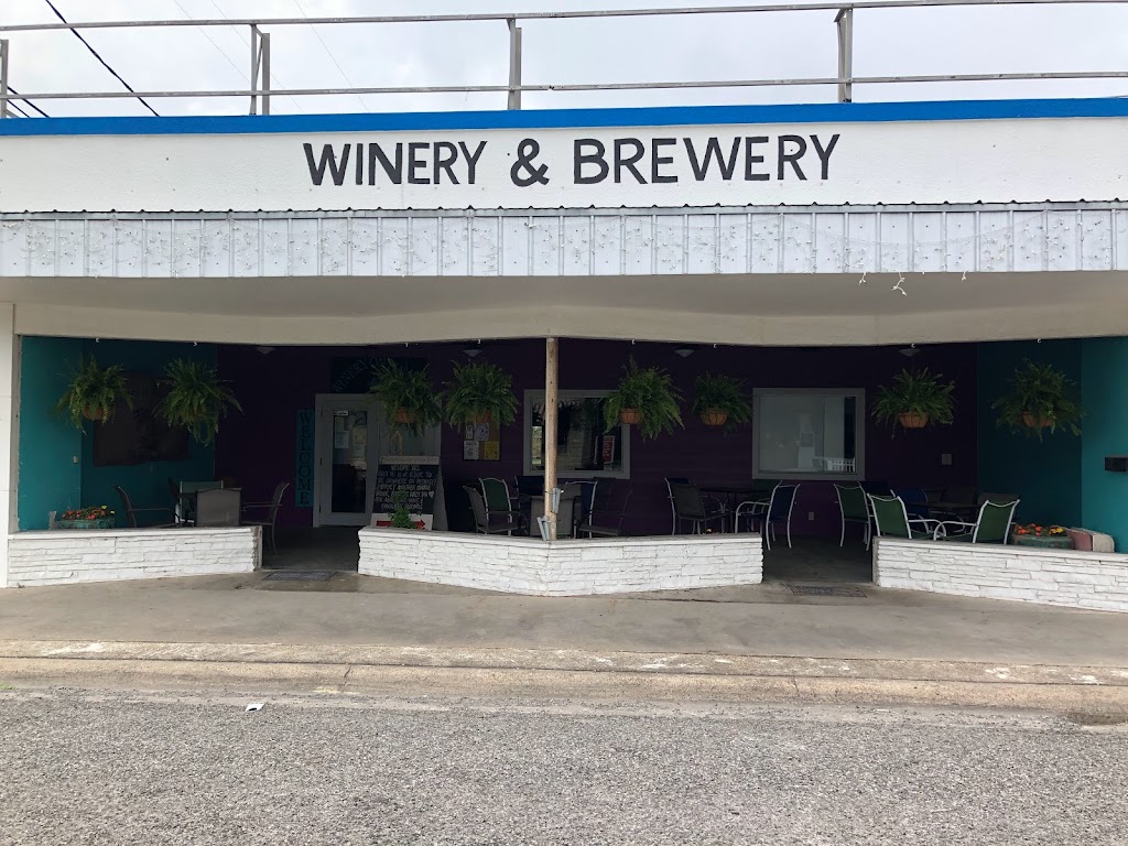 Winery on the Bay / DogGone Brewery | restaurant | 1007 E North St, Rockport, TX 78382, USA | 3617279888 OR +1 361-727-9888