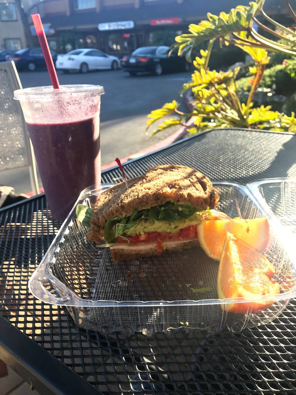 Juice Kaboose | restaurant | 1826 Garnet Ave, San Diego, CA 92109, USA | 8582723000 OR +1 858-272-3000