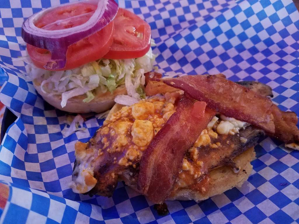 IceHouse Sports Bar | restaurant | 10920 Emmet St, Omaha, NE 68164, USA | 4029342337 OR +1 402-934-2337