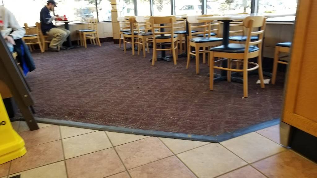 Wendys | restaurant | 440 S Lafayette St, South Lyon, MI 48178, USA | 2484460236 OR +1 248-446-0236