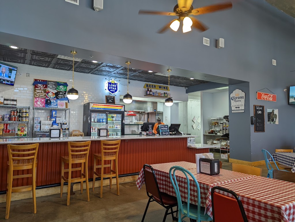 Gus’s World Famous Fried Chicken | restaurant | 812 S Alamo St, San Antonio, TX 78205, USA | 2104634038 OR +1 210-463-4038