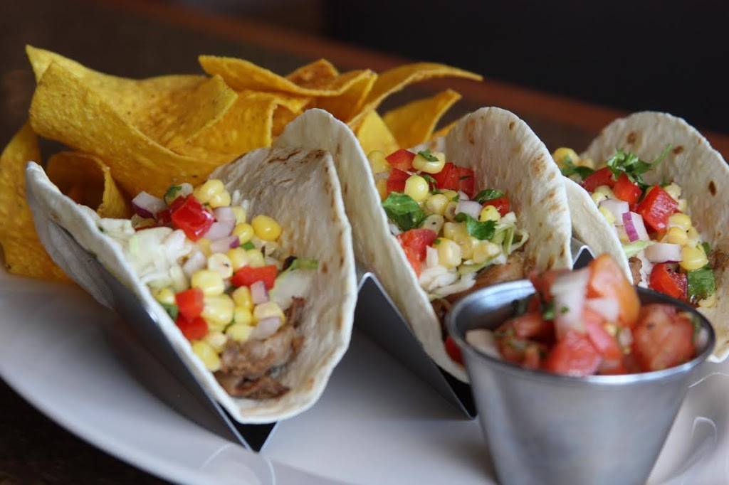 North and South Seafood & Smokehouse Madison | restaurant | 6604 Mineral Point Rd, Madison, WI 53705, USA | 6088290093 OR +1 608-829-0093