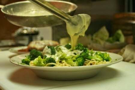 Dinos Italian Pizza & Italian Restaurant | restaurant | 7004 W Higgins Ave, Chicago, IL 60656, USA | 7737634077 OR +1 773-763-4077