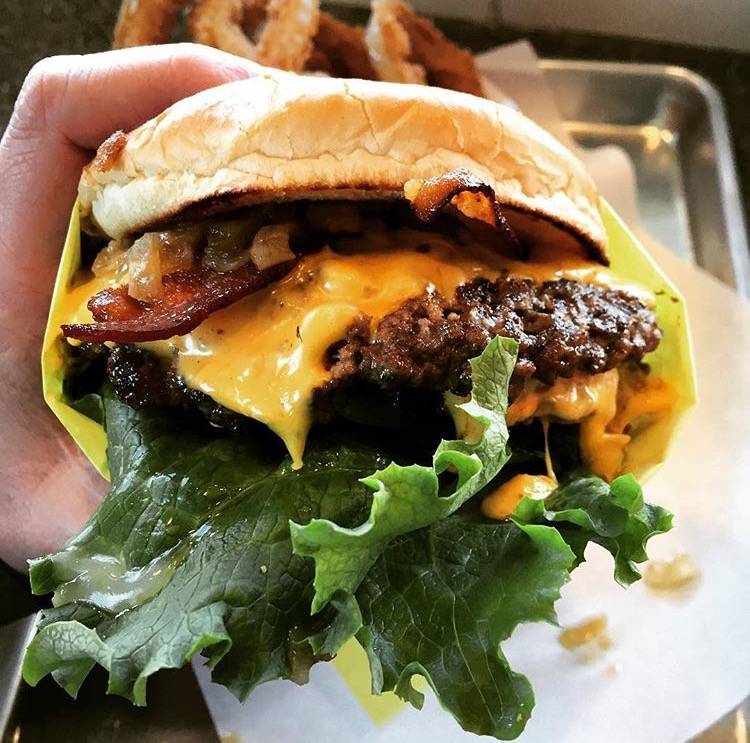 Willy Burger | restaurant | 5535 Calder Ave, Beaumont, TX 77706, USA | 4098923400 OR +1 409-892-3400