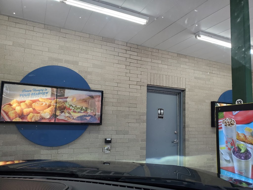 Sonic Drive-In | restaurant | 701 E Main St, Hamilton, TX 76531, USA | 2544342871 OR +1 254-434-2871