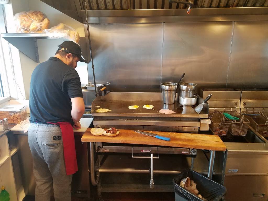 REDDI ROOSTER | restaurant | 877 High Ridge Rd, Stamford, CT 06905, USA | 2034618095 OR +1 203-461-8095