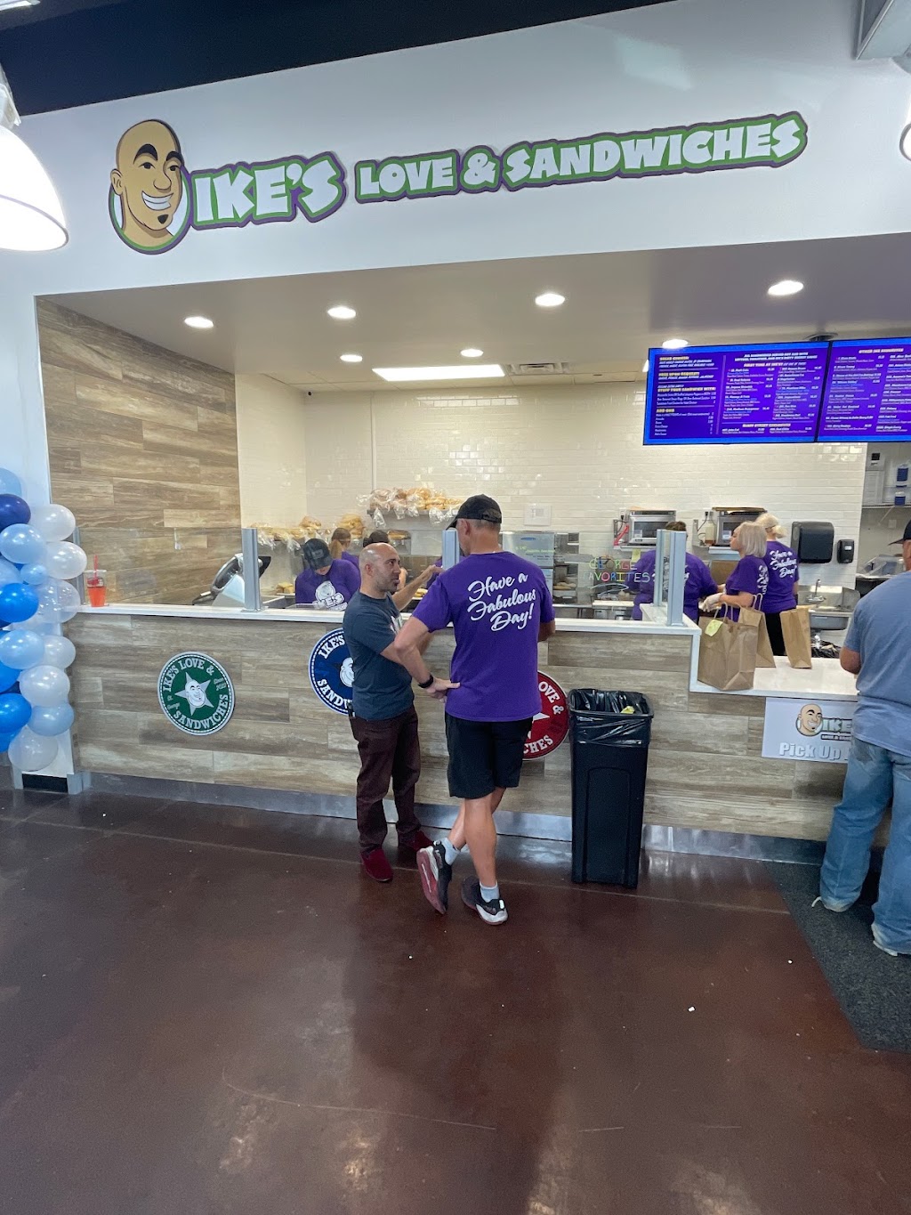 Ikes Love & Sandwiches | restaurant | 806 N Bluff St, St. George, UT 84770, USA | 4356748553 OR +1 435-674-8553