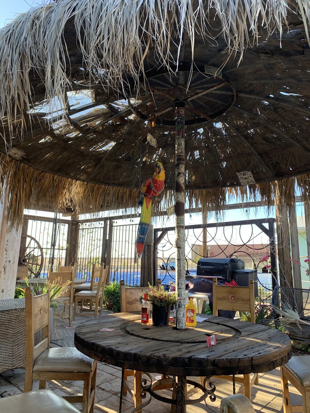 SKI INN | restaurant | 9596 Avenue A, Bombay Beach, Niland, CA 92257, USA | 7603541285 OR +1 760-354-1285