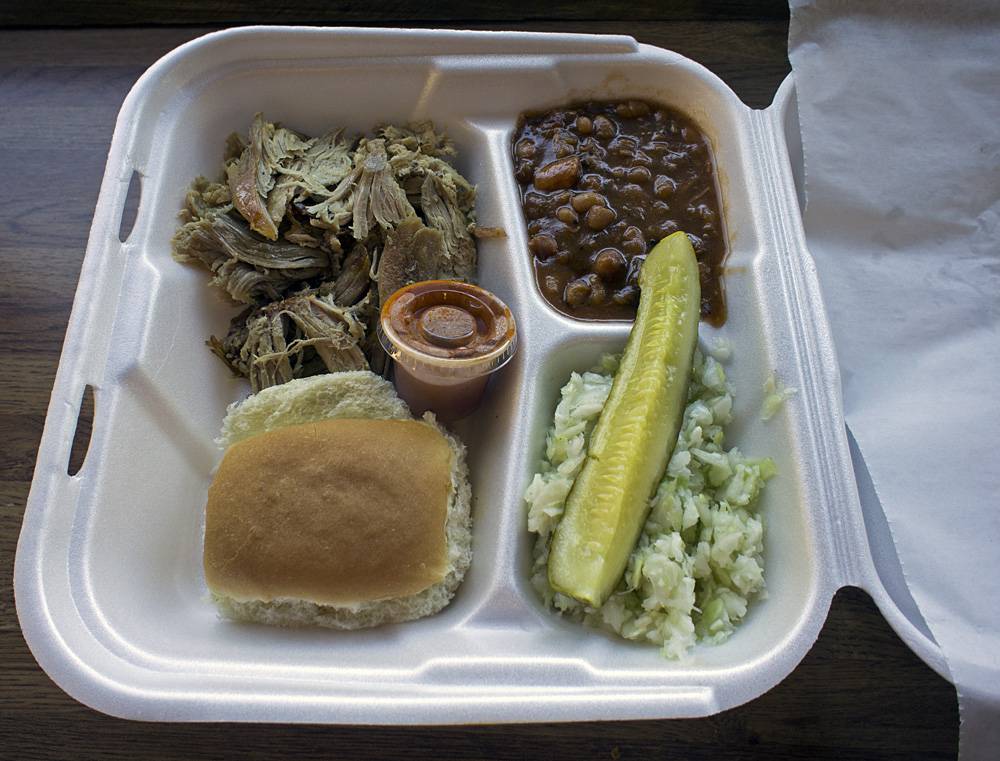 New Market BBQ | restaurant | 5601 Winchester Rd, New Market, AL 35761, USA | 2563795525 OR +1 256-379-5525