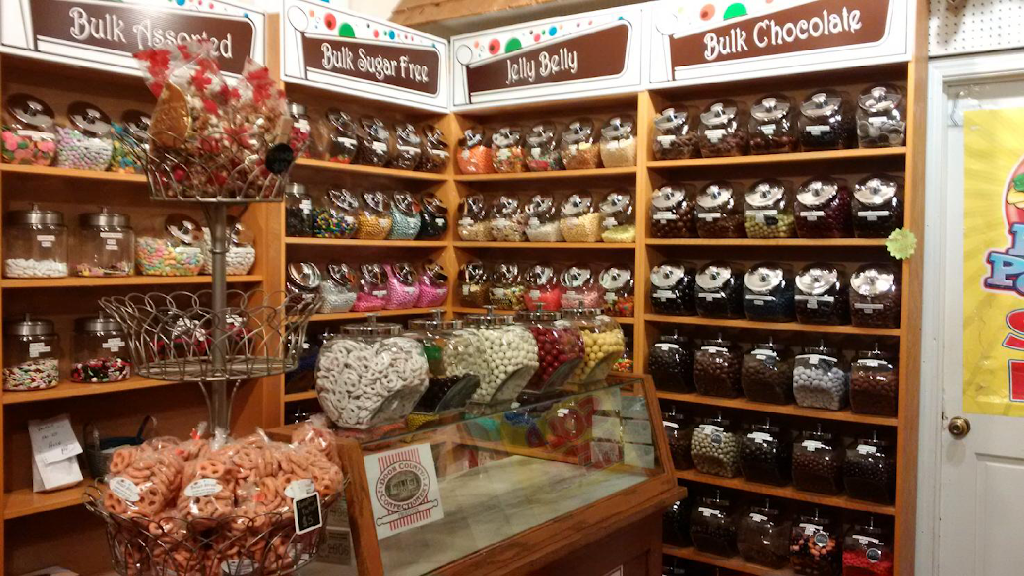 Sweet Street Candies and Goodies | restaurant | 17 W St Charles Rd, Lombard, IL 60148, USA | 6306278510 OR +1 630-627-8510