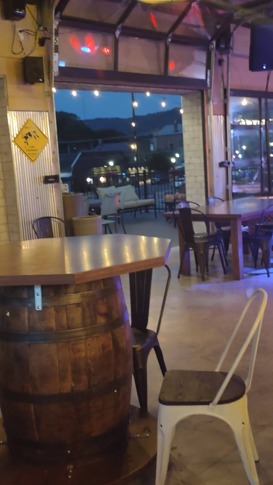 Backwater Bar & Grill | restaurant | 113 S Main St, Prairie du Chien, WI 53821, USA | 6083801021 OR +1 608-380-1021