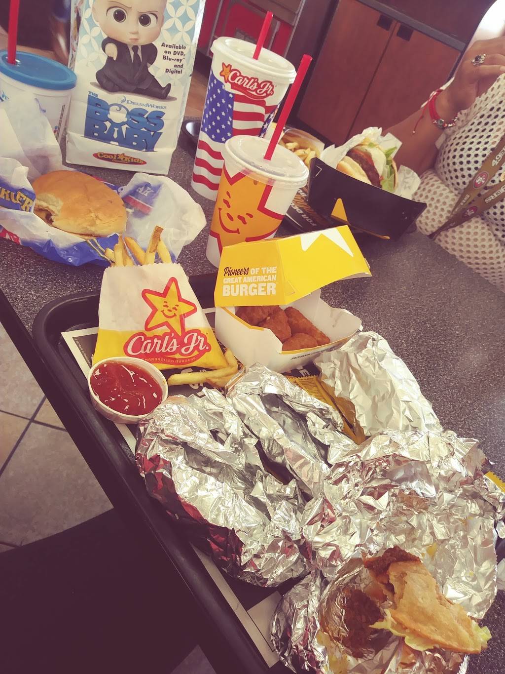 Carls Jr. | restaurant | 101 S Union Ave, Bakersfield, CA 93307, USA | 6618630273 OR +1 661-863-0273