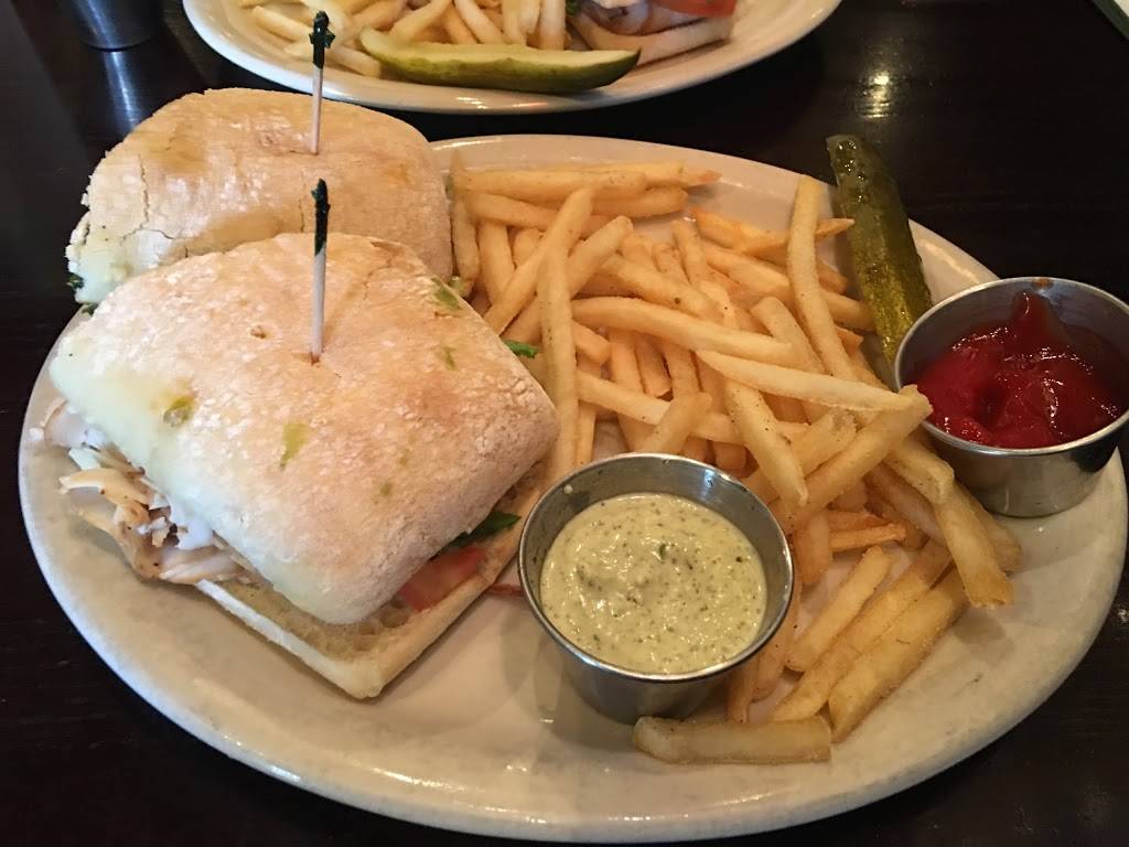 Flying Saucer | restaurant | 111 E 3rd St, Fort Worth, TX 76102, USA | 8173367470 OR +1 817-336-7470