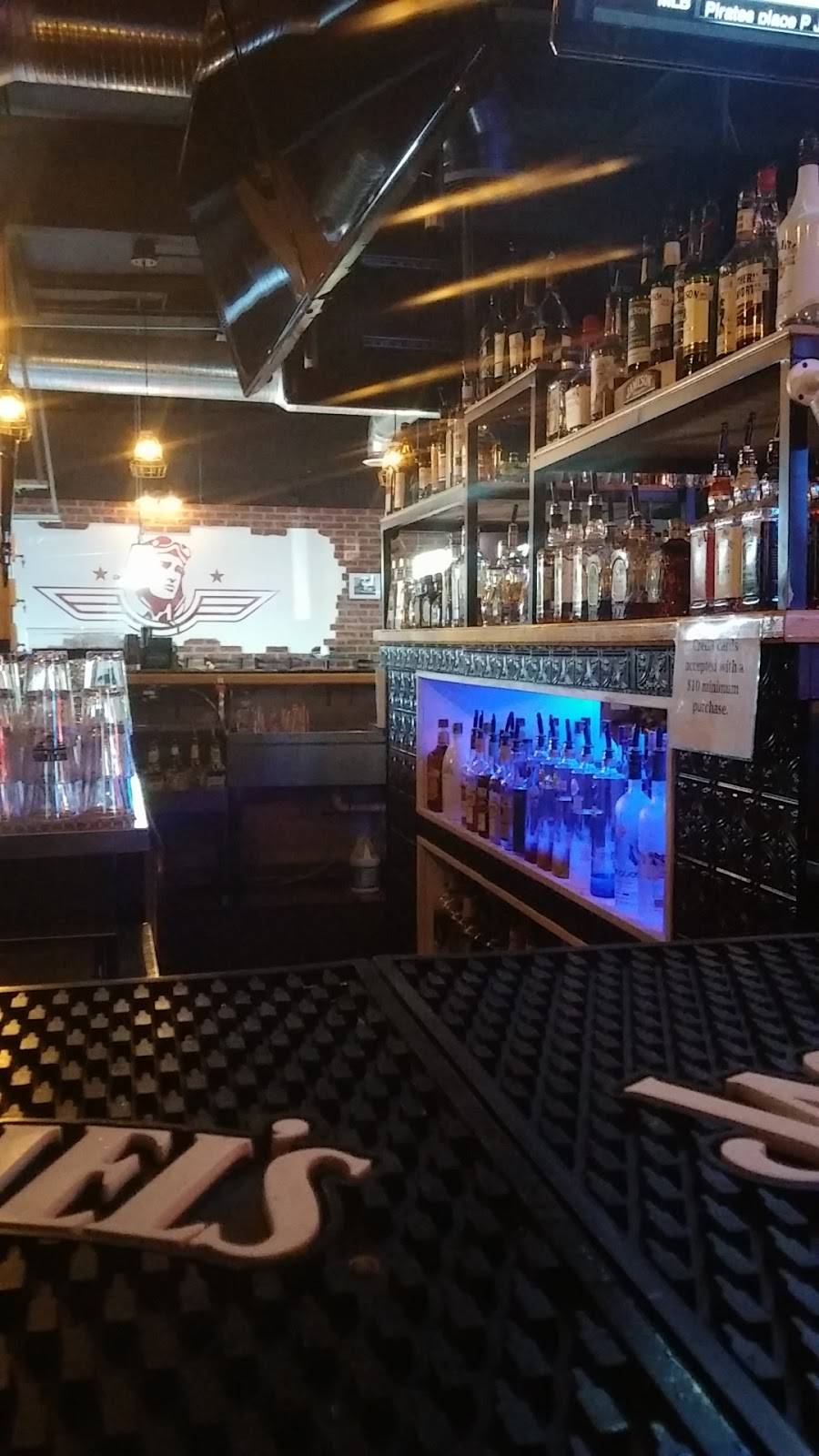 Aviators Pub & Grub | restaurant | 3002 Pershing Dr ste b, El Paso, TX 79903, USA | 9153077786 OR +1 915-307-7786