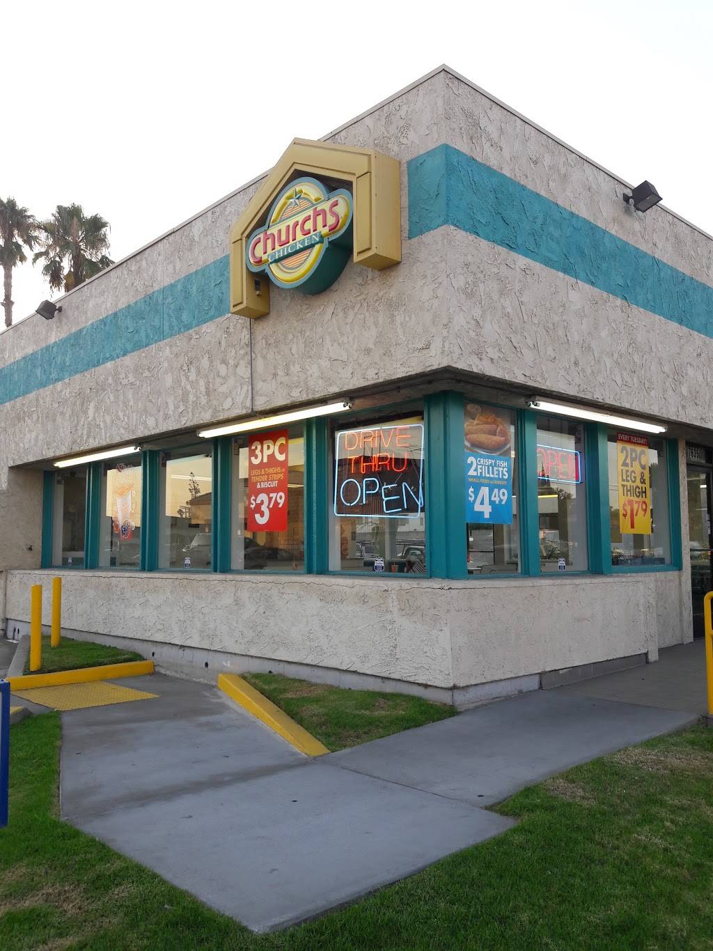 Churchs Chicken | restaurant | 7635 Winnetka Ave, Canoga Park, CA 91306, USA | 8185760490 OR +1 818-576-0490