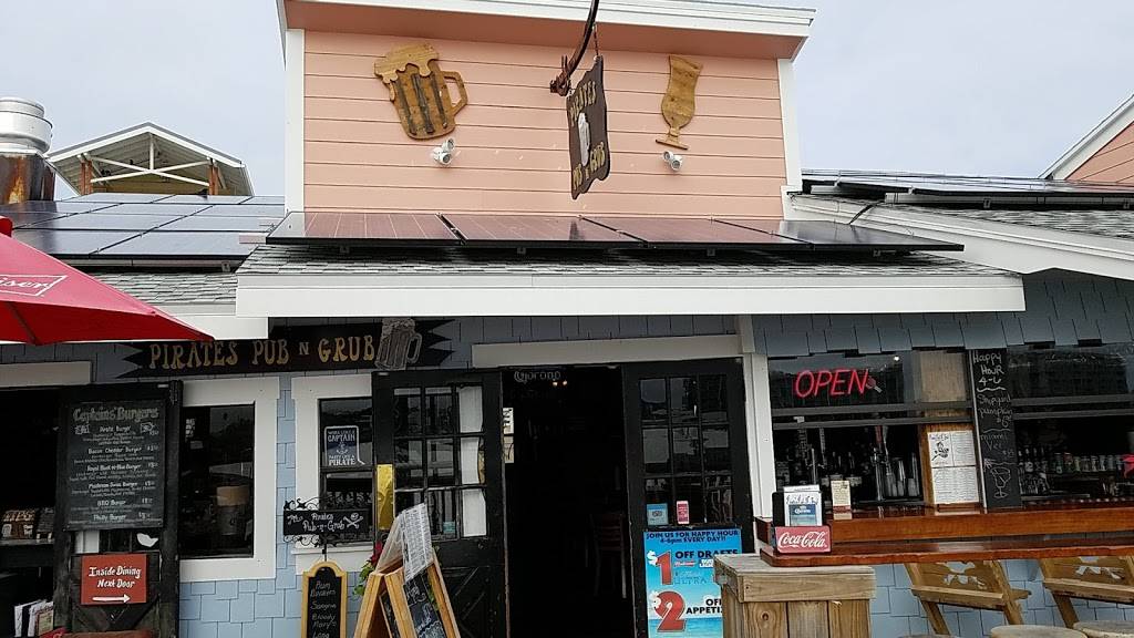 Pirates Pub & Grub | restaurant | Boardwalk Pl E, Madeira Beach, FL 33708, USA | 7273196285 OR +1 727-319-6285