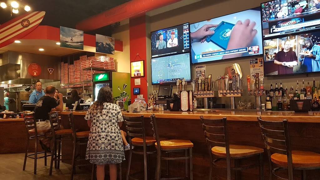 Extreme Pizza | restaurant | 407 Mandalay Ave, Clearwater Beach, FL 33767, USA | 7272239100 OR +1 727-223-9100