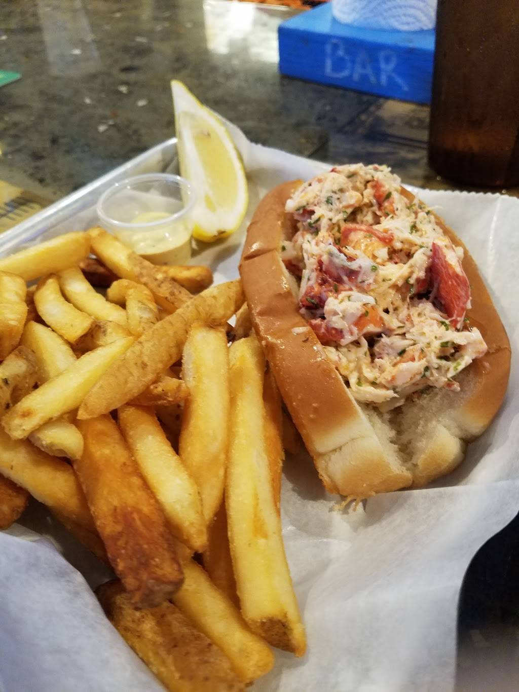 Shuckin Shack Oyster Bar | restaurant | 114 Central Ave, Summerville, SC 29483, USA | 8438792422 OR +1 843-879-2422