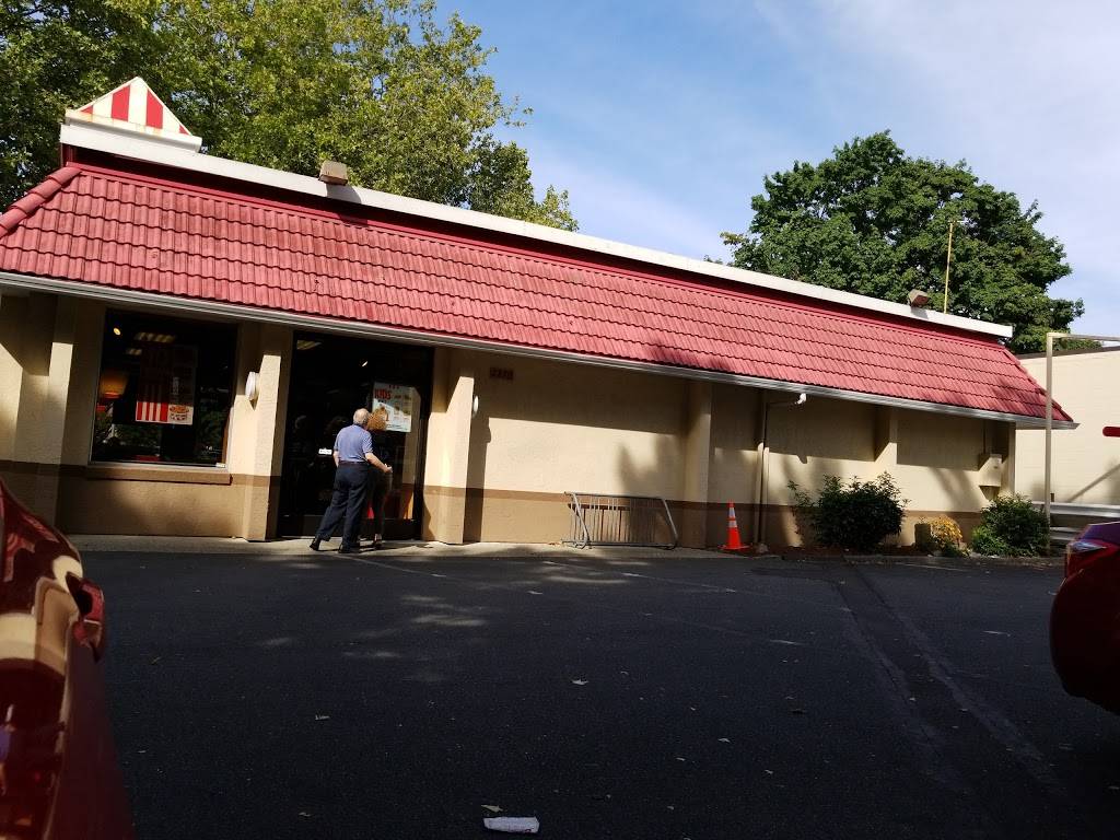 KFC | restaurant | 15802 Bear Creek Pkwy, Redmond, WA 98052, USA | 4258850400 OR +1 425-885-0400