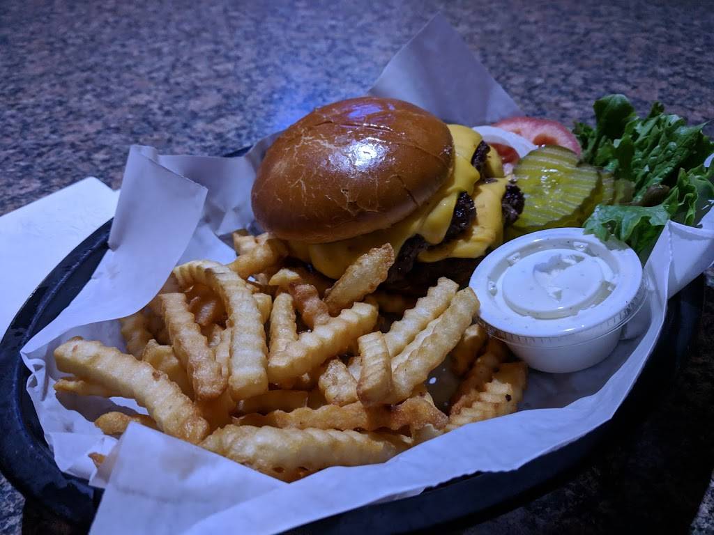 Yankee Clipper | restaurant | 312 SW Maple St #2915, Ankeny, IA 50023, USA | 5159649484 OR +1 515-964-9484