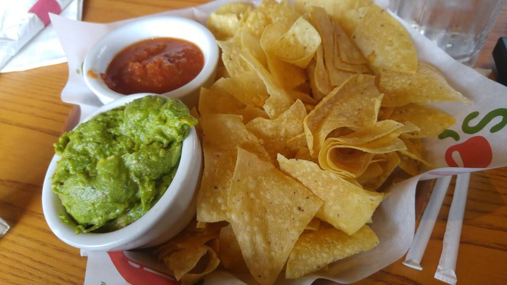 Chilis Grill & Bar | restaurant | 1637 S Stapley Dr, Mesa, AZ 85204, USA | 4806332900 OR +1 480-633-2900