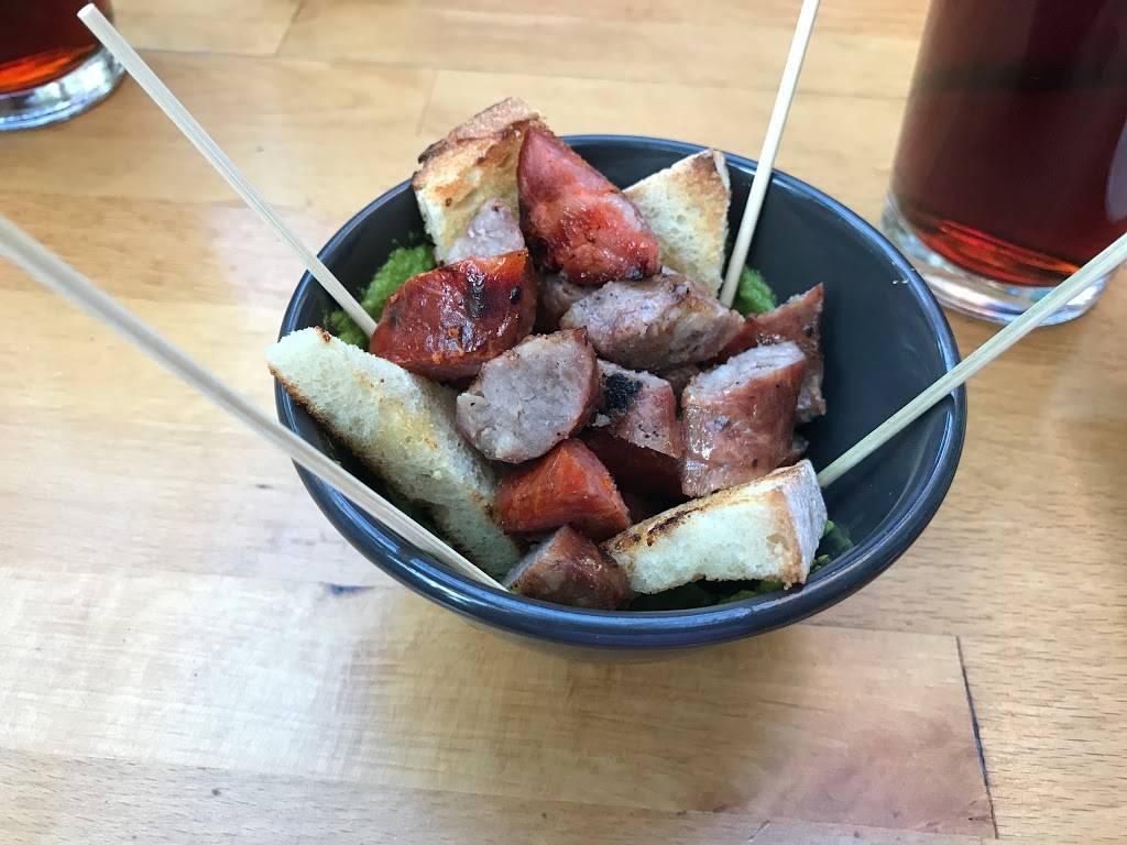 Le Bureau Bar Tapas | restaurant | 1642 Rue Notre-Dame Ouest, Montréal, QC H3J 1M1, Canada | 5149031642 OR +1 514-903-1642