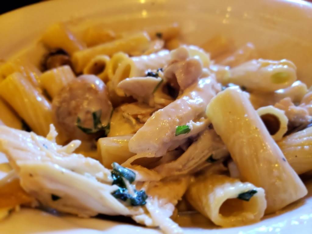 Maggianos Little Italy | restaurant | 1601 Cumberland Mall Suite 200, Atlanta, GA 30339, USA | 7707991580 OR +1 770-799-1580